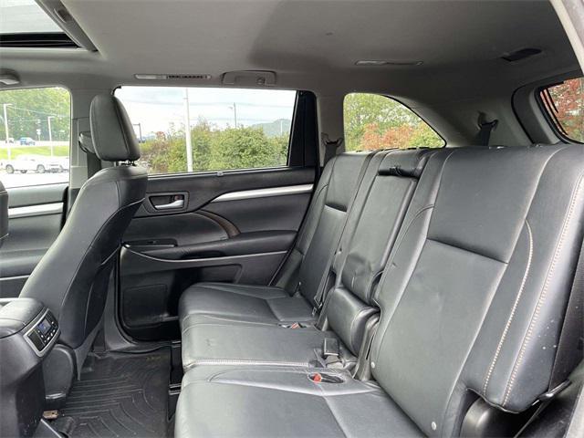 used 2014 Toyota Highlander car, priced at $12,853
