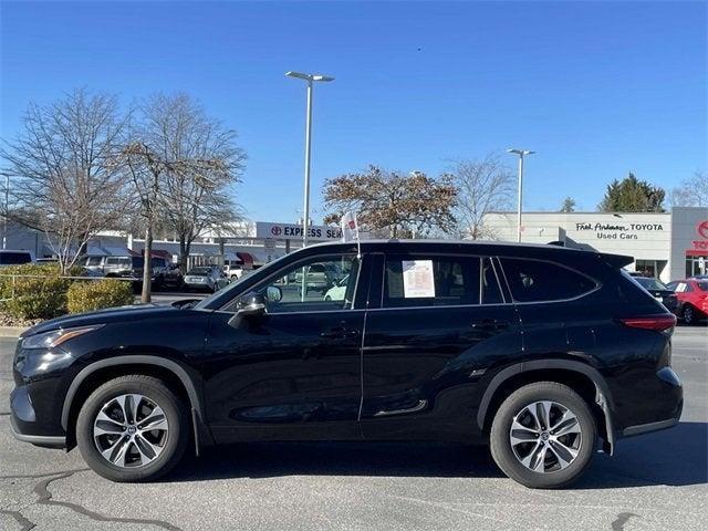 used 2022 Toyota Highlander car, priced at $35,769