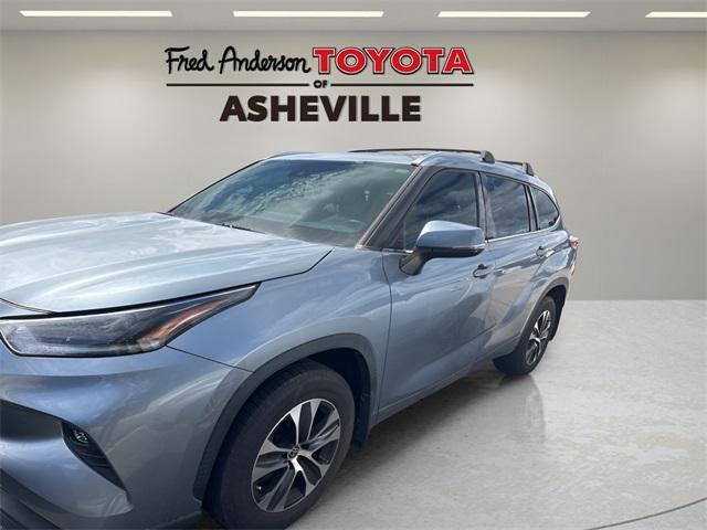 used 2021 Toyota Highlander car, priced at $30,836