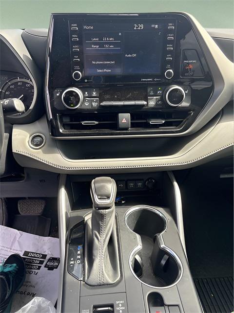 used 2021 Toyota Highlander car, priced at $31,242