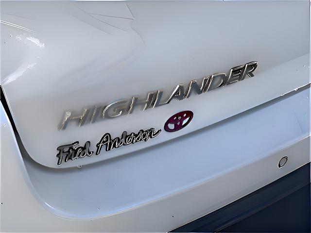 used 2019 Toyota Highlander car, priced at $27,581