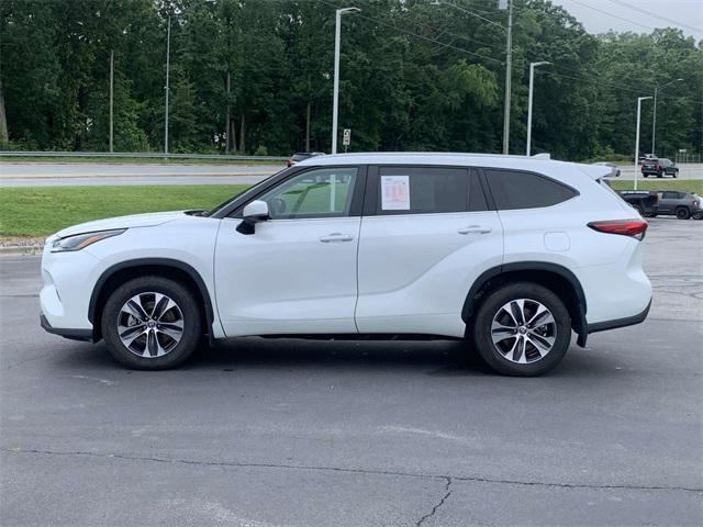 used 2023 Toyota Highlander car, priced at $39,114