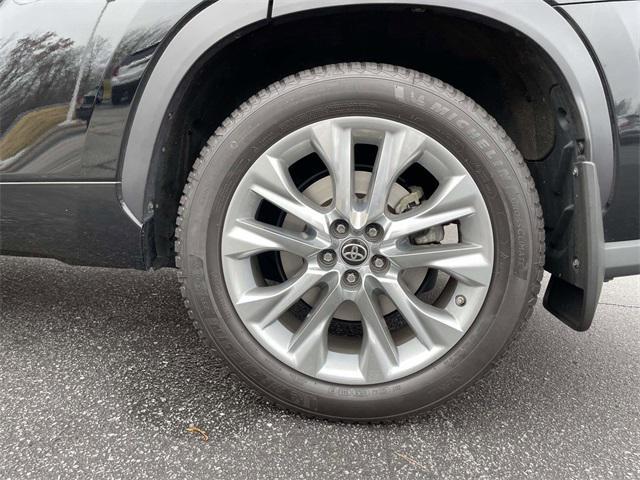 used 2021 Toyota Highlander car, priced at $38,655