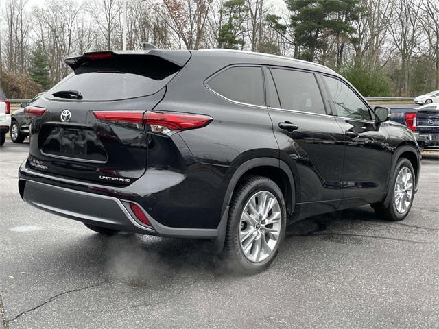 used 2021 Toyota Highlander car, priced at $38,655