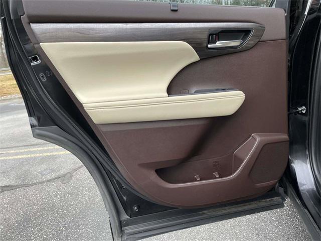 used 2021 Toyota Highlander car, priced at $38,655