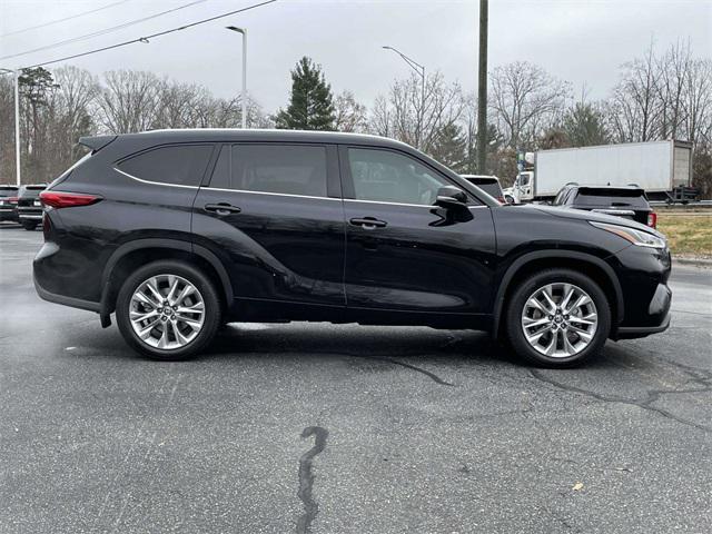 used 2021 Toyota Highlander car, priced at $38,655