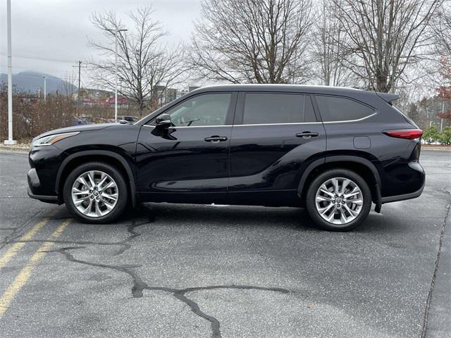 used 2021 Toyota Highlander car, priced at $38,655