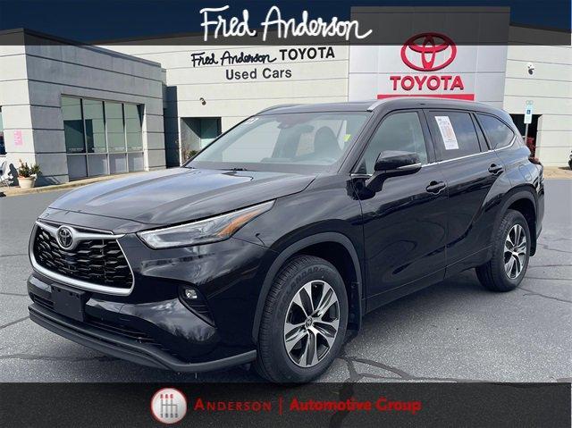 used 2022 Toyota Highlander car, priced at $36,608