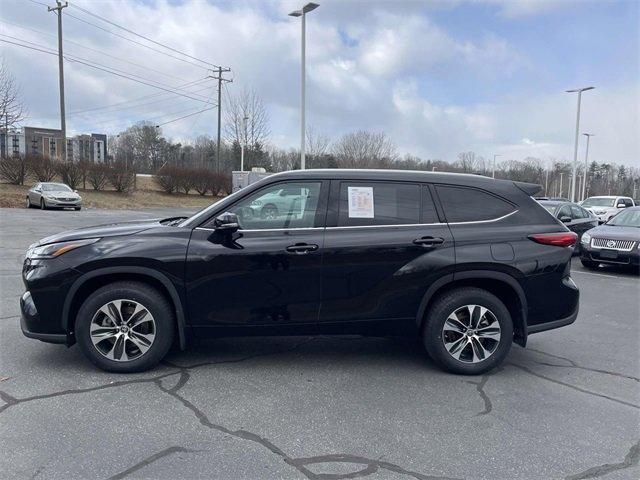 used 2022 Toyota Highlander car, priced at $36,608