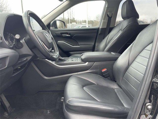 used 2022 Toyota Highlander car, priced at $36,608