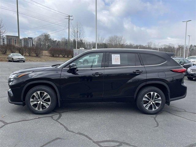 used 2022 Toyota Highlander car, priced at $36,608