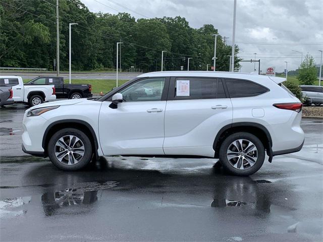 used 2023 Toyota Highlander car, priced at $39,547