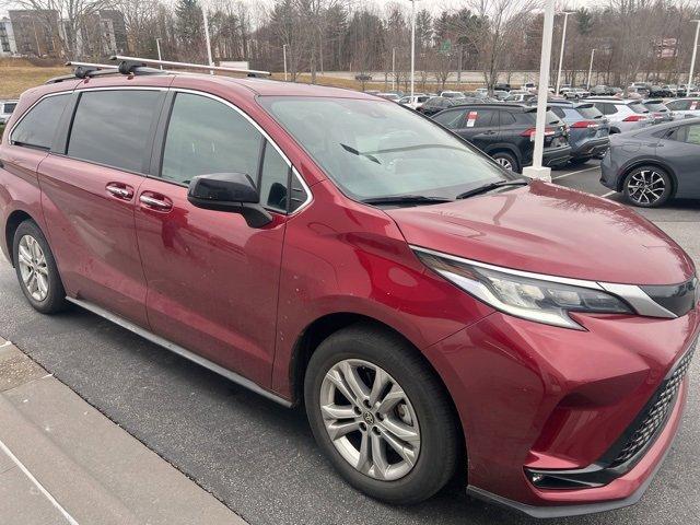 used 2022 Toyota Sienna car, priced at $45,067