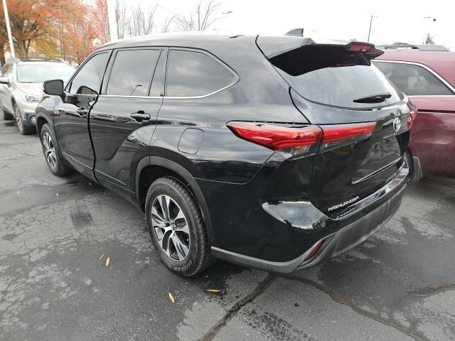 used 2021 Toyota Highlander car, priced at $35,743