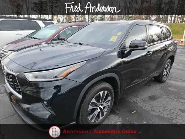 used 2021 Toyota Highlander car, priced at $35,743