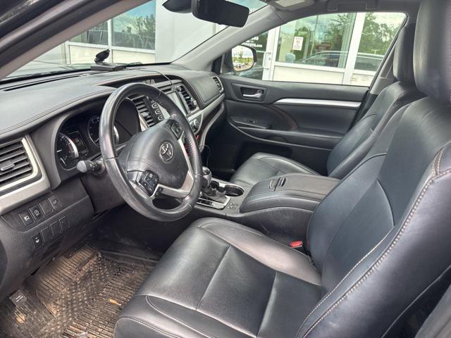 used 2019 Toyota Highlander car, priced at $30,913