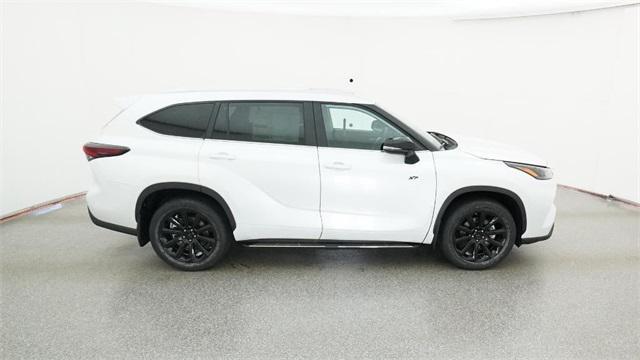 new 2026 Toyota Highlander car, priced at $52,669