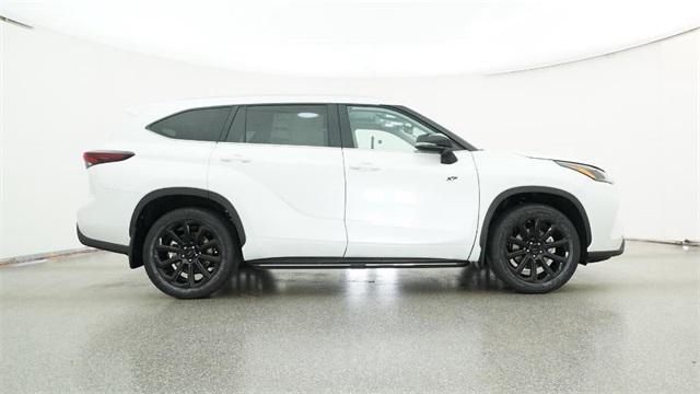 new 2026 Toyota Highlander car, priced at $52,669