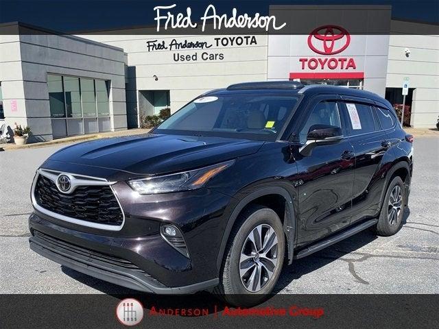 used 2022 Toyota Highlander car, priced at $40,909