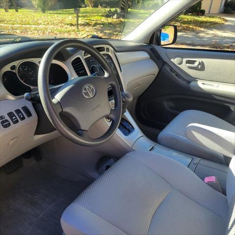 used 2007 Toyota Highlander car, priced at $8,888