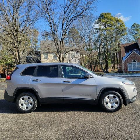 used 2017 Jeep Cherokee car, priced at $15,897