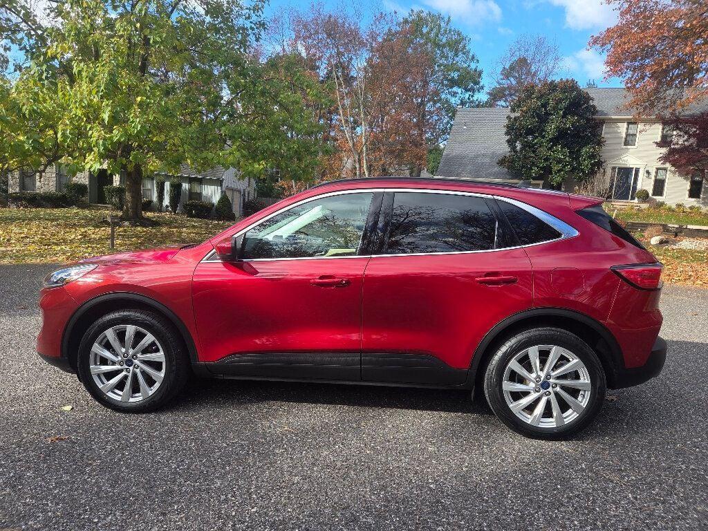 used 2022 Ford Escape car, priced at $20,888