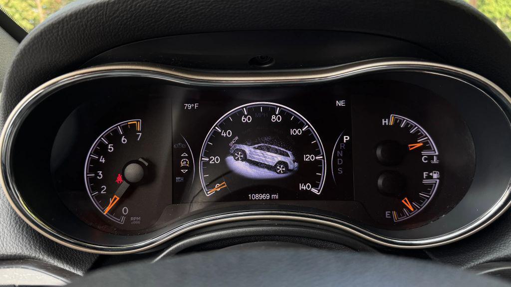 used 2015 Jeep Grand Cherokee car, priced at $12,498