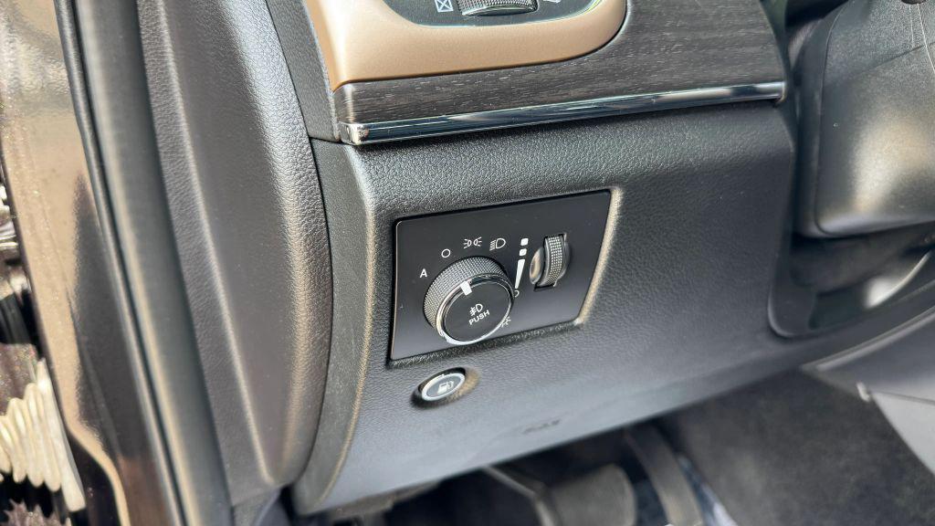 used 2015 Jeep Grand Cherokee car, priced at $12,498