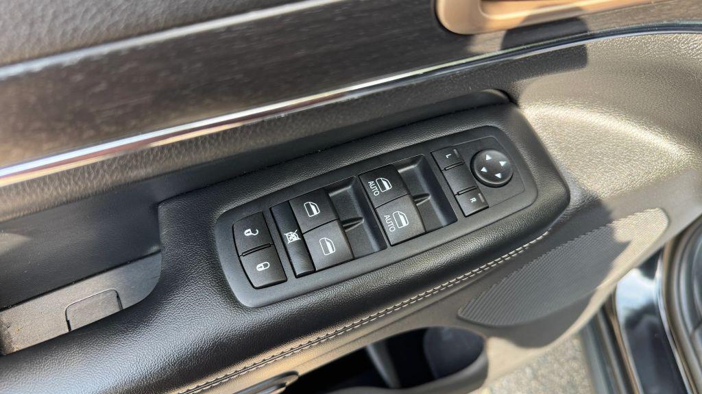 used 2015 Jeep Grand Cherokee car, priced at $12,498