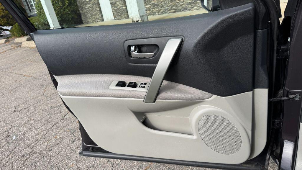 used 2014 Nissan Rogue Select car, priced at $7,998