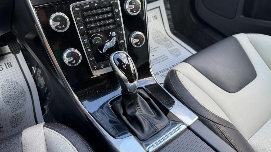 used 2016 Volvo V60 Cross Country car, priced at $13,998