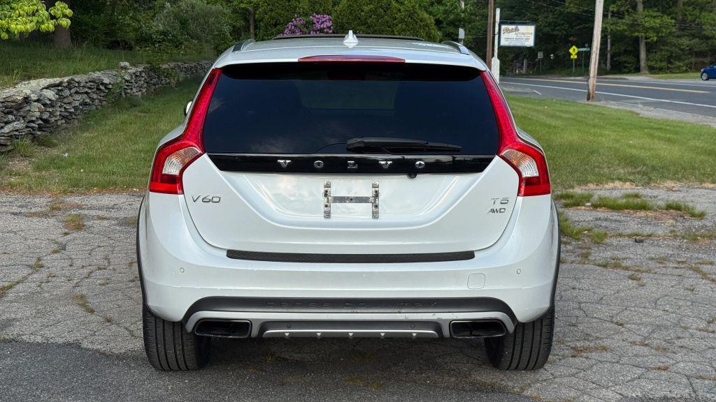 used 2016 Volvo V60 Cross Country car, priced at $13,998