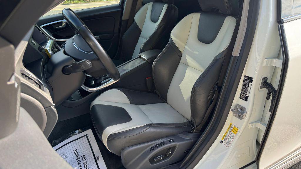 used 2016 Volvo V60 Cross Country car, priced at $13,998