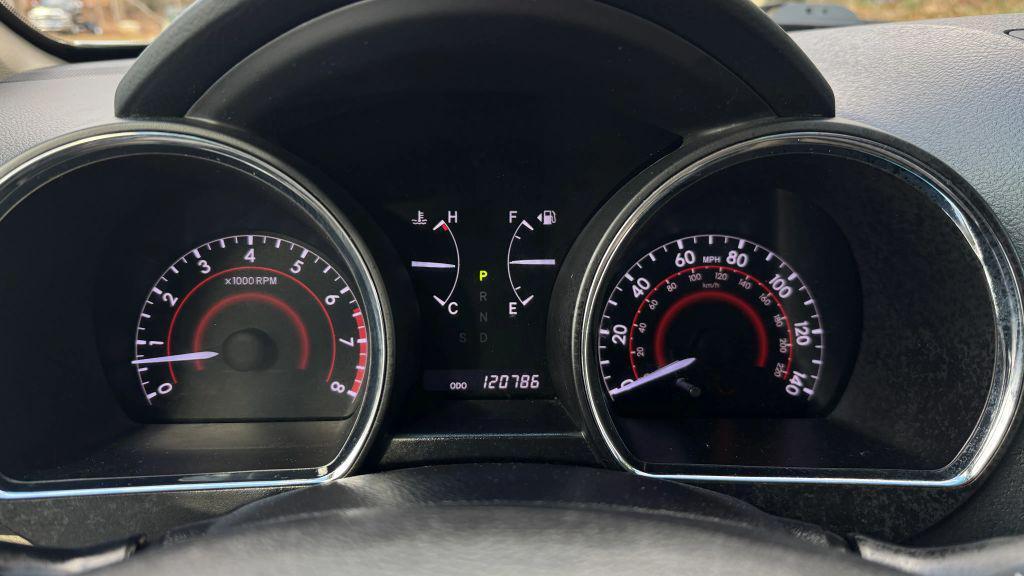 used 2013 Toyota Highlander car, priced at $12,995