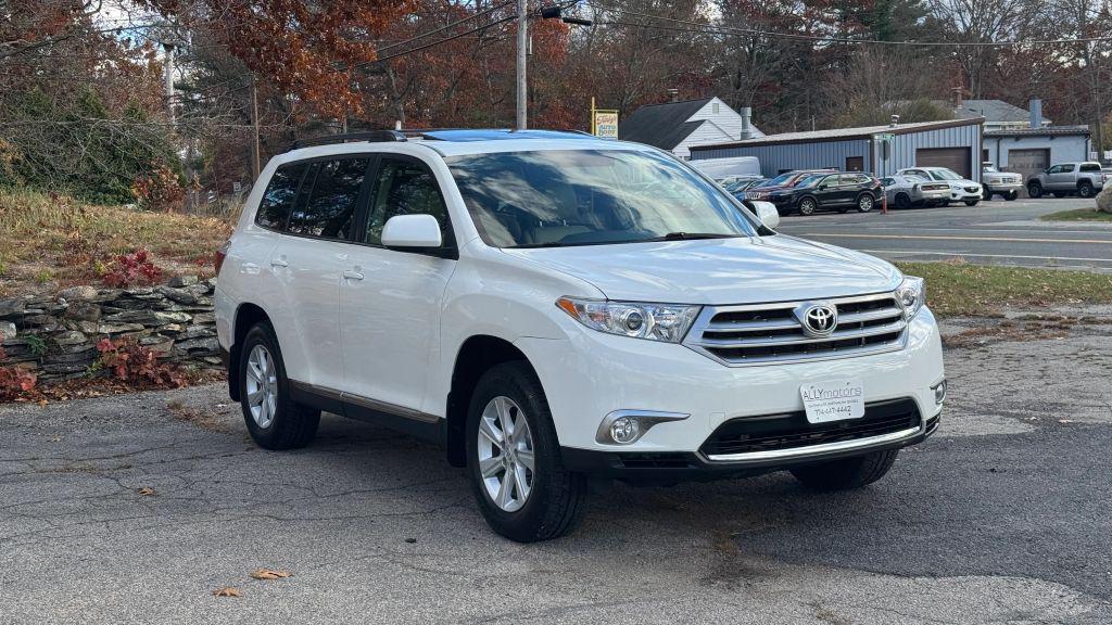 used 2013 Toyota Highlander car, priced at $12,995