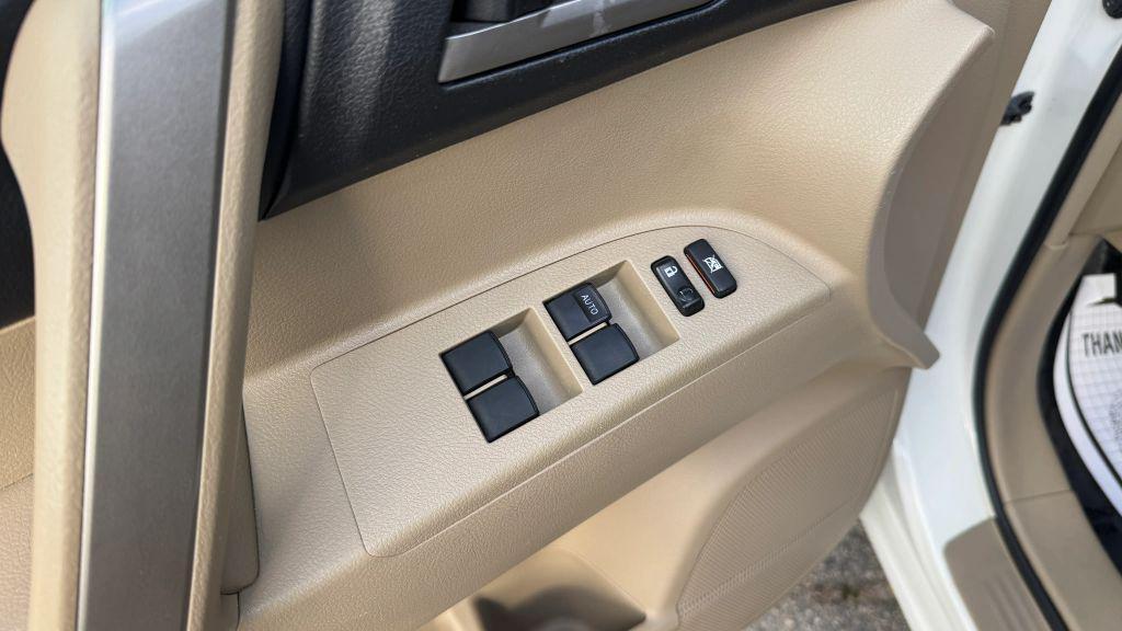 used 2013 Toyota Highlander car, priced at $12,995