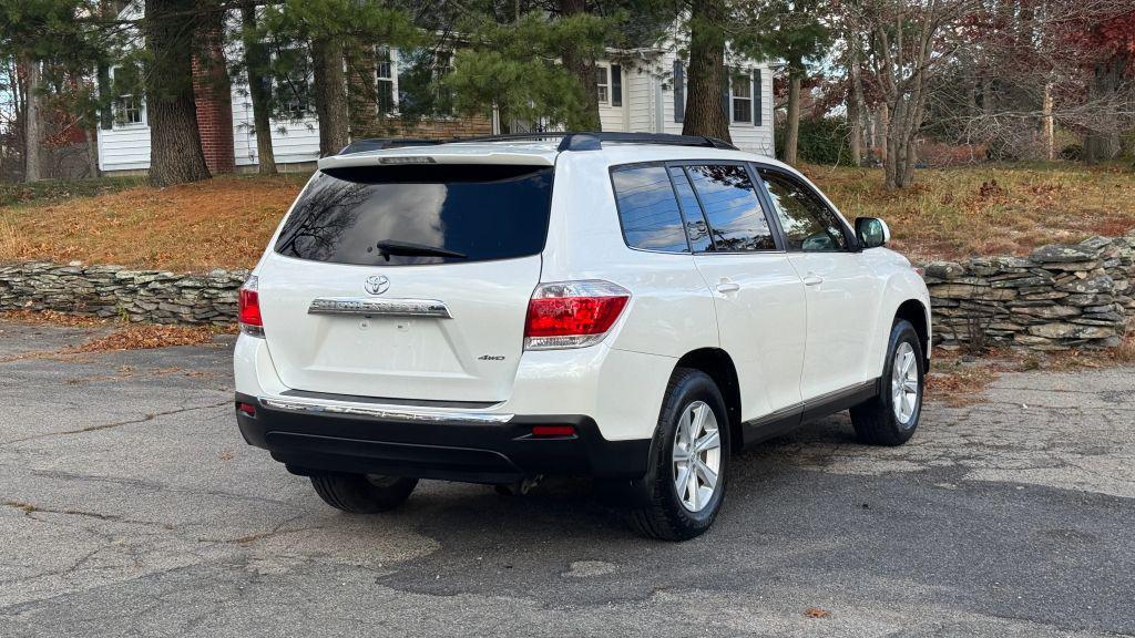 used 2013 Toyota Highlander car, priced at $12,995