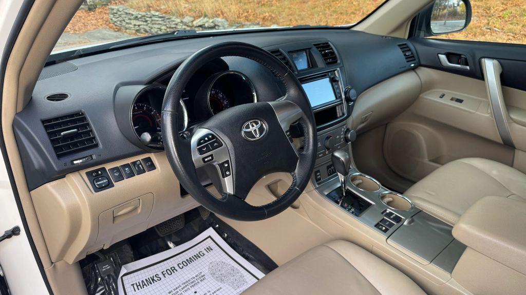 used 2013 Toyota Highlander car, priced at $12,995