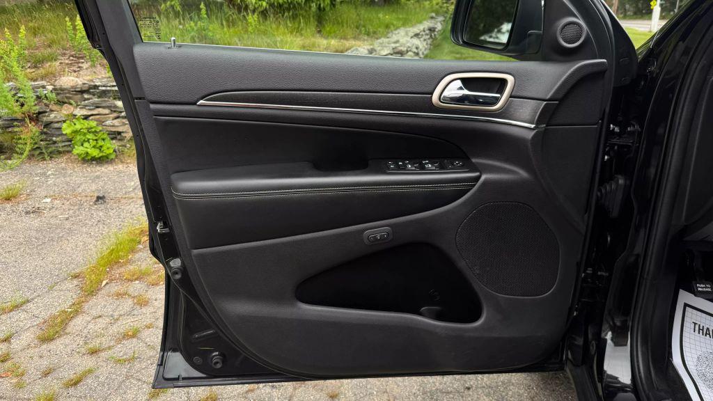 used 2015 Jeep Grand Cherokee car, priced at $14,500