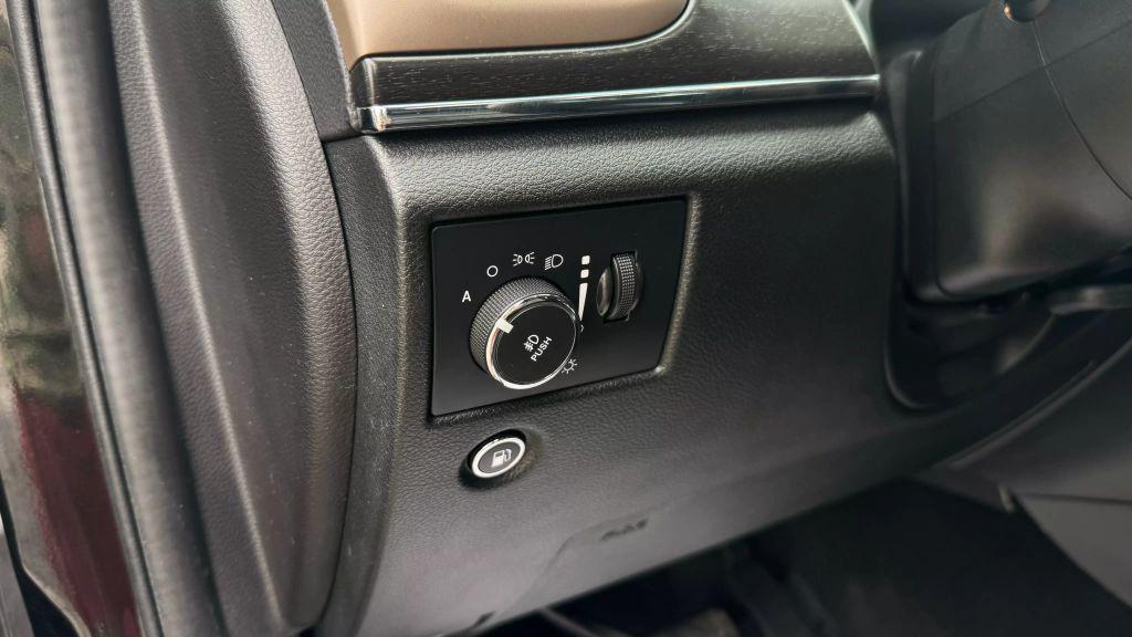 used 2015 Jeep Grand Cherokee car, priced at $14,500