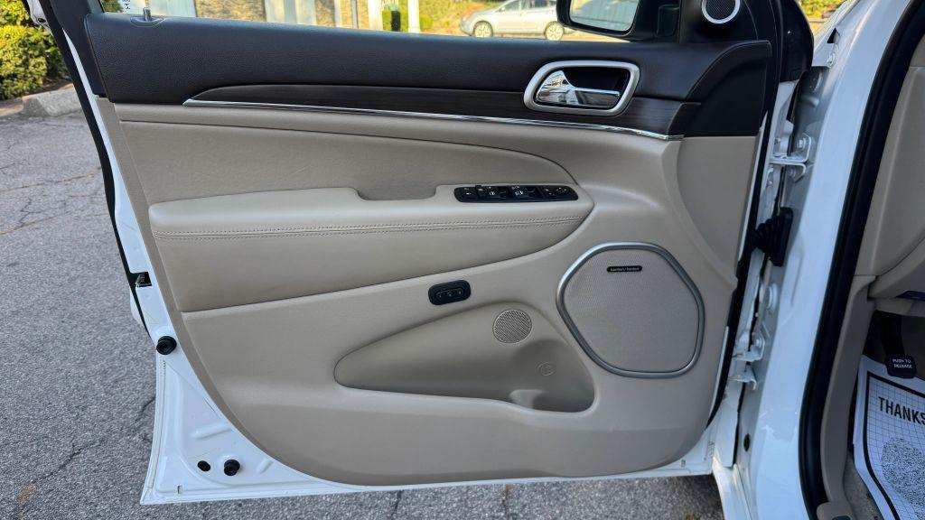 used 2015 Jeep Grand Cherokee car, priced at $14,495