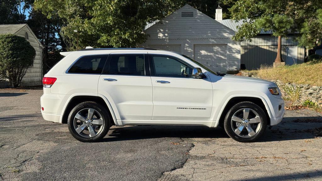 used 2015 Jeep Grand Cherokee car, priced at $14,495