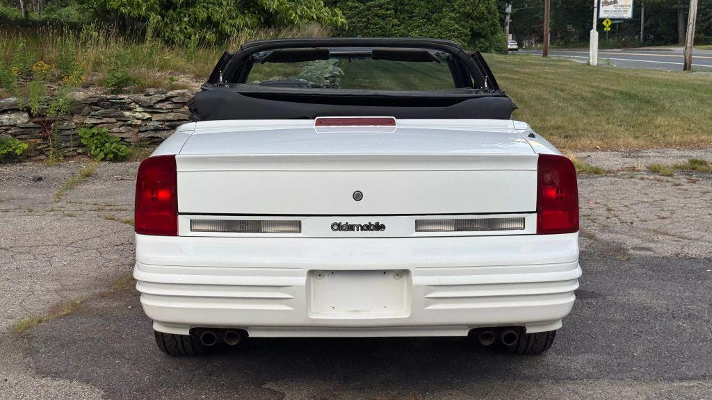 used 1994 Oldsmobile Cutlass Supreme car, priced at $3,999