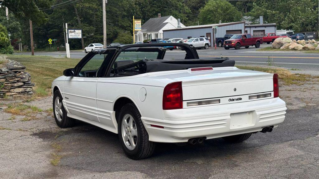 used 1994 Oldsmobile Cutlass Supreme car, priced at $3,999