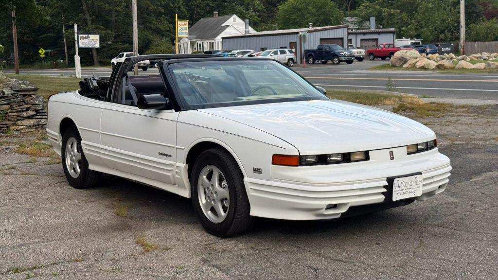used 1994 Oldsmobile Cutlass Supreme car, priced at $3,999