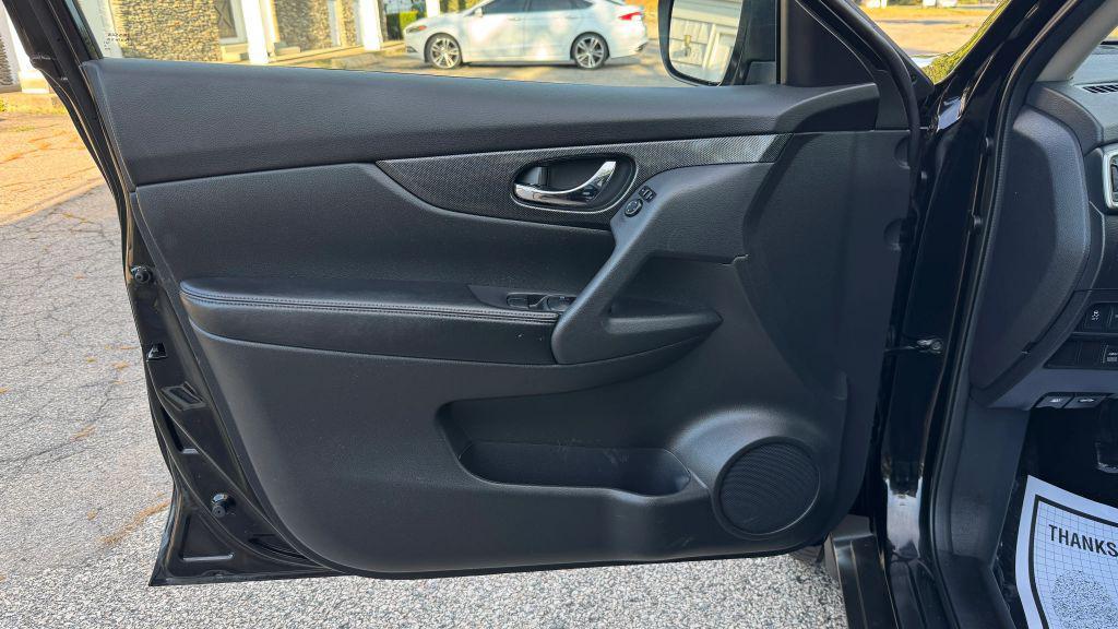 used 2014 Nissan Rogue car, priced at $8,998
