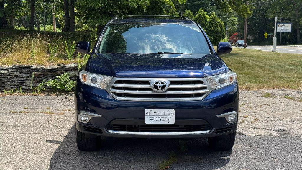 used 2013 Toyota Highlander car, priced at $20,990