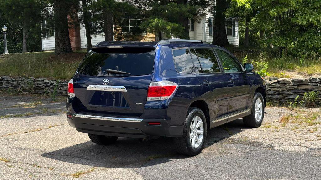 used 2013 Toyota Highlander car, priced at $20,990