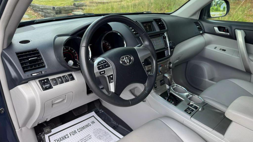 used 2013 Toyota Highlander car, priced at $20,990