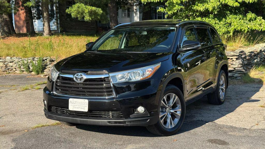 used 2015 Toyota Highlander car, priced at $19,998